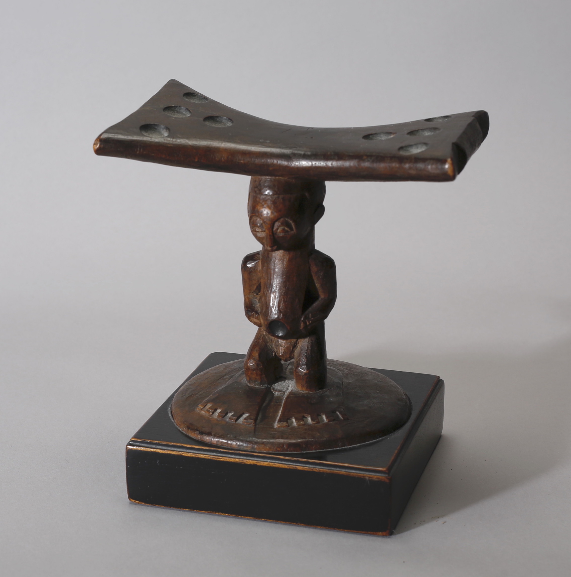 A Fine Nsapo-Nsapo Neckrest